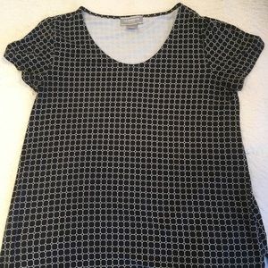 Short sleeved, business casual tunic top.